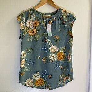 Brand New, Fun 2 fun green floral blouse size extra small